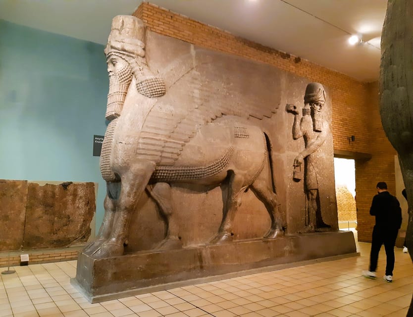 London: British Museum Guided Tour with Free Entrance Ticket - Guide performance, group movement, and what to watch