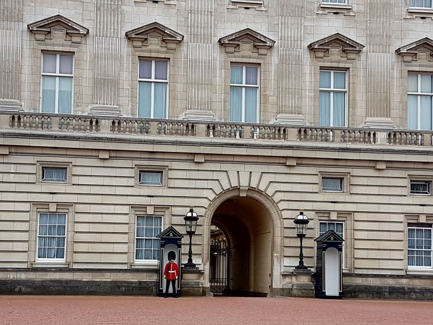 London: British Royalty Walking Tour - 5 Things That Make This Royal Walk Work