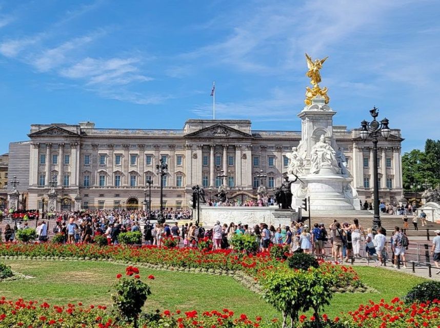 London: Buckingham, Big Ben & Westminster Abbey Tour - Walking pace, group size, and timing in a city that moves fast