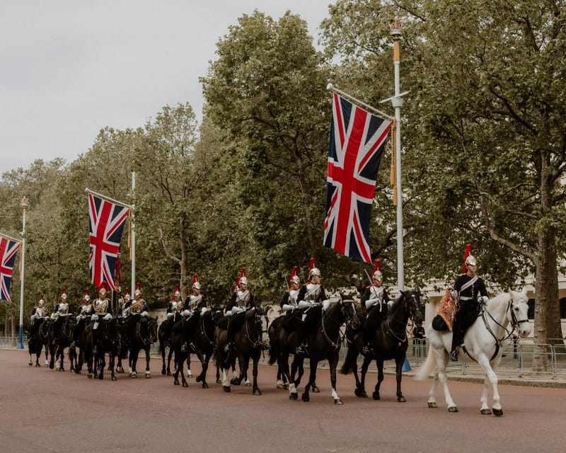 London: Buckingham Palace and Changing of the Guards Tour - Meeting at the Statue of the Goddess Diana, Green Park Tube