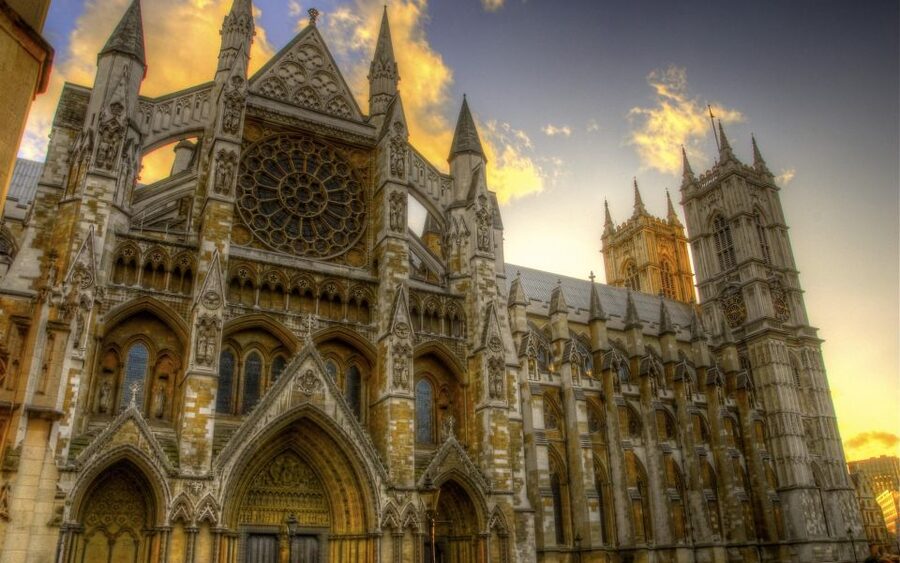 London: Buckingham Palace, Westminster Abbey & Big Ben Tour - Buckingham Palace outside views, plus guard timing when your date qualifies