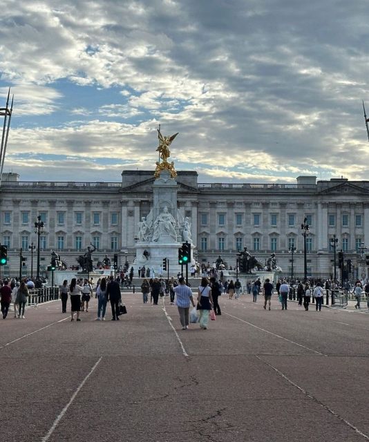 London: Buckingham Palace & Westminster Guided Walking Tour - Where to Meet at Green Park, and What 2 Hours Really Means