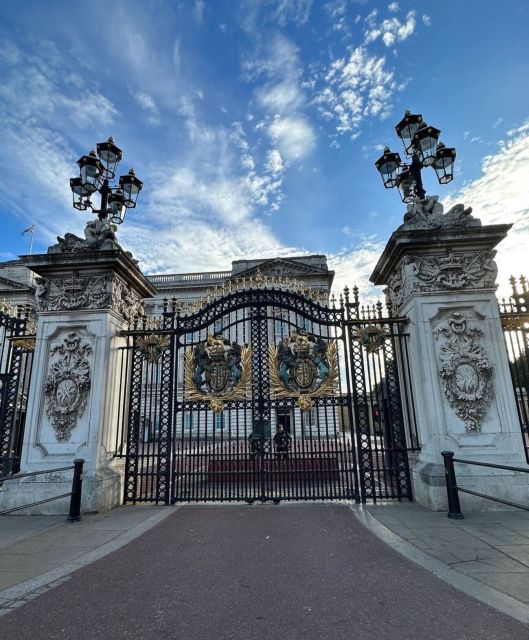 London: Buckingham Palace & Westminster Guided Walking Tour - St James’s Palace and the Royal Side-Street You Might Miss Otherwise