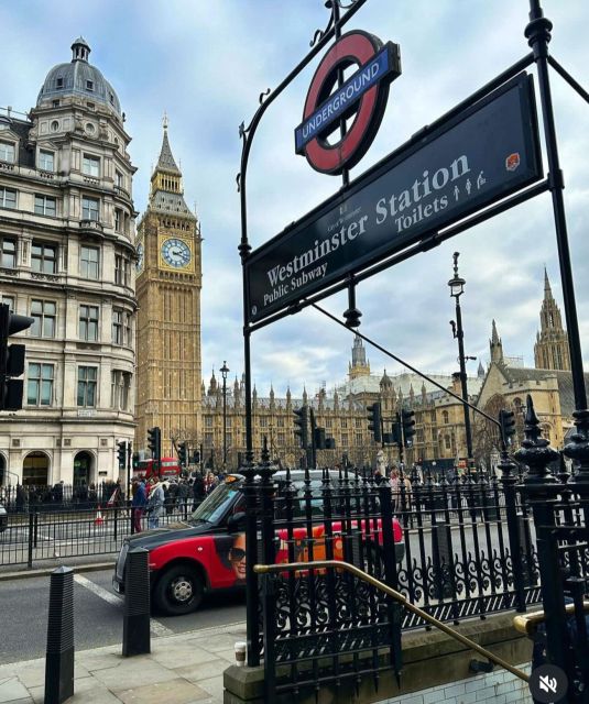 London: Buckingham Palace & Westminster Guided Walking Tour - Trafalgar Square, Nelson’s Column, and the Point Where Things Tighten Up