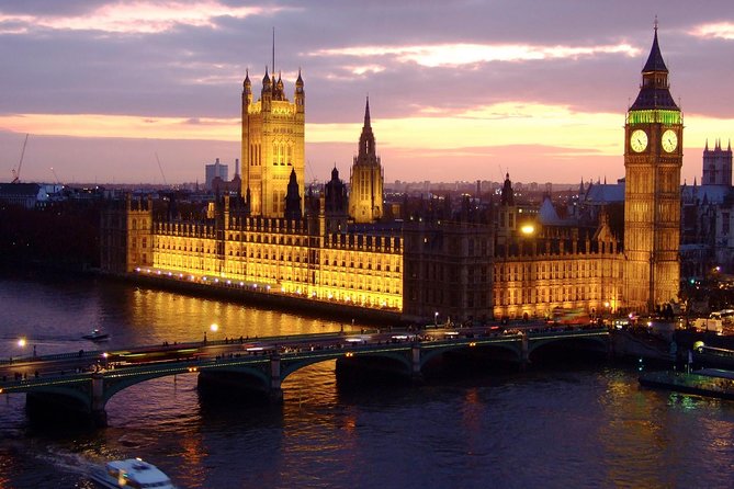 London by Night Independent Sightseeing Tour with Private Driver - Stop 3: South Bank street scenes and the carousel moment