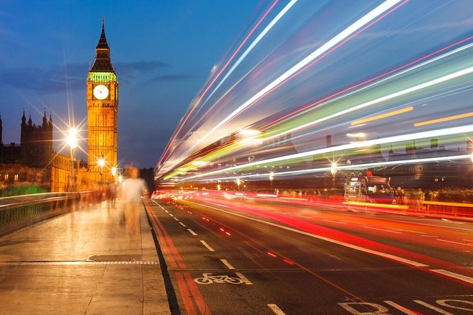 London by Night Sightseeing Open Top Bus Tour with Live Guide - Buckingham Palace: watching the royal residence glow