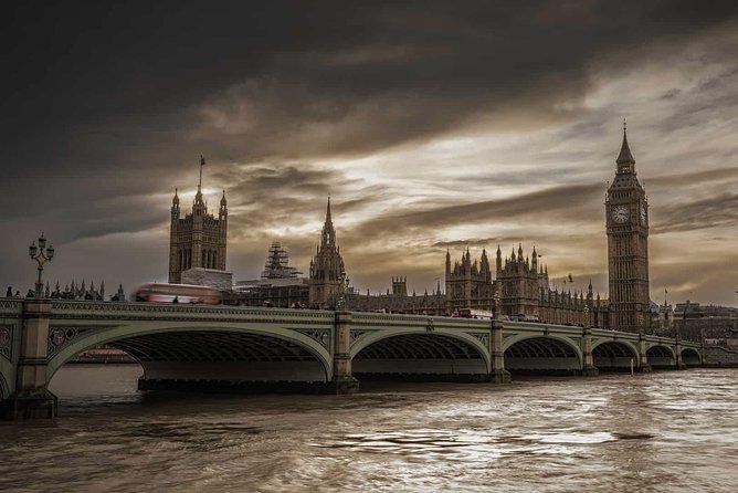 London by Night Sightseeing Tour - Open Top Bus - Westminster Abbey and Parliament from the road