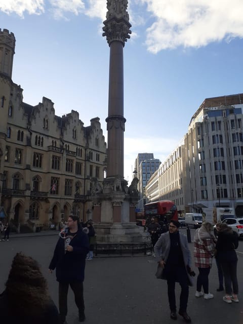 London: Central London Outdoor Tour - St James’s Palace: When the Monarchy Gets Political