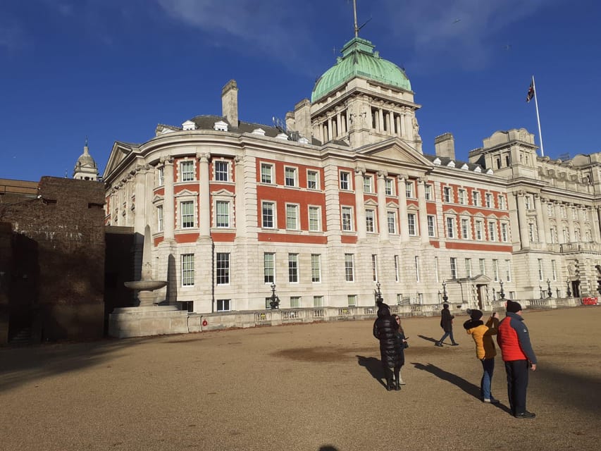 London: Central London Outdoor Tour - Parliament Square Finish: The Perfect Wraparound Ending