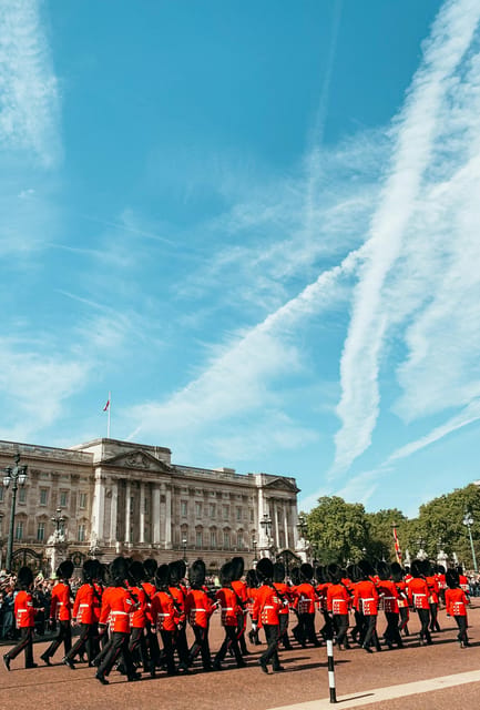 London: Changing of the Guard Experience and Landmarks Tour - Changing of the Horse Guards, and why this timing matters in London