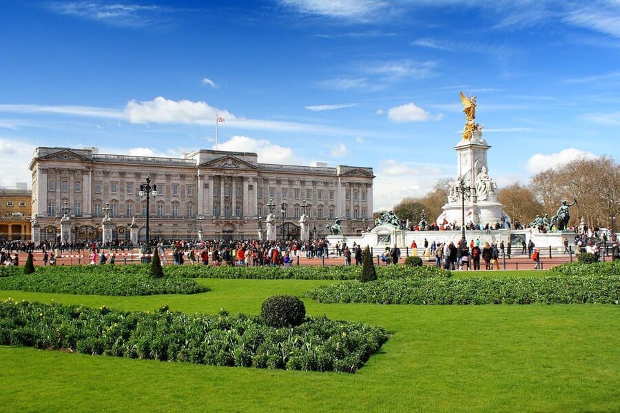 London: Changing of the Guard Guided Tour Experience - Key things that make this tour worth your time