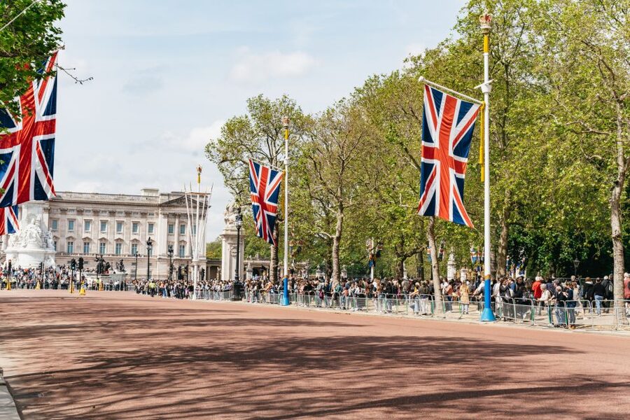London: Changing of the Guard Tour by Buckingham Palace - Where You Might End Up: Drop-Off Near Big Sights