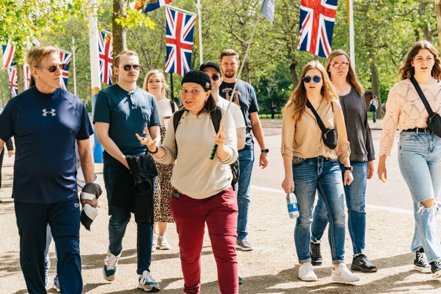 London: Changing of the Guard Tour by Buckingham Palace - Sunday Parade, Foot Guards or Horse Guards, and Wet Changes
