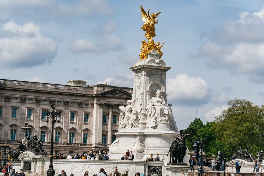 London: Changing of the Guard Tour by Buckingham Palace - Price and Value: What $18 Is Really Buying