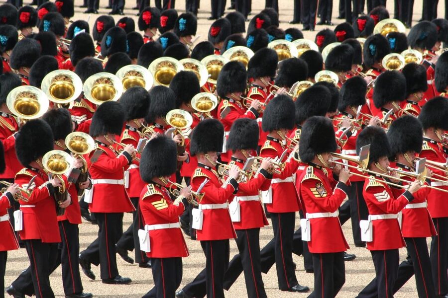 London Changing of the Guard Tour - Front Row 12 guests 2,5h - Price and 2.5 hours of value for a top-tier London moment