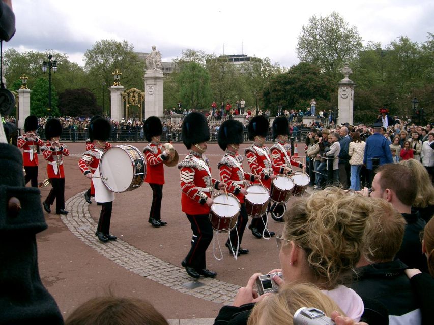 London Changing of the Guard Tour - Front Row 12 guests 2,5h - Horse Guards Parade at Whitehall, horses and the guard on duty