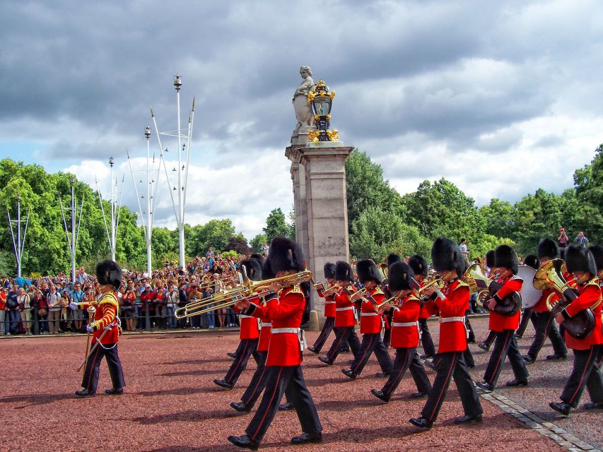 London Changing of the Guard Tour - Front Row 12 guests 2,5h - Where you meet and how early you should arrive