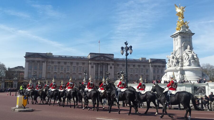 London: Changing of the Guard Walking Tour - Where the best photos come from, and how to time them