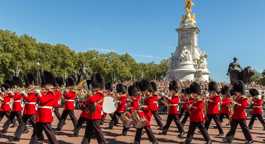 London: Changing of the Guard Walking Tour with Small Group - Why this tour’s viewpoint beats the usual chaos