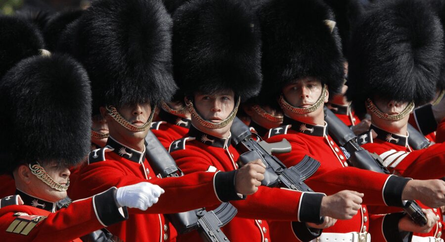 London: Changing of the Guard Walking Tour with Small Group - Meeting at The Old Star, and what to do first