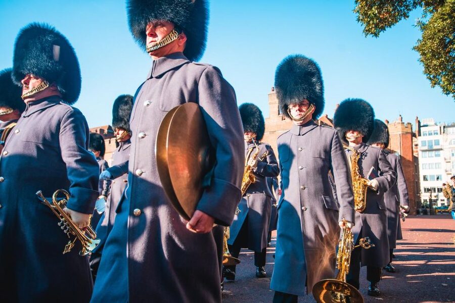 London: Changing of the Guard & Westminster Abbey - Meeting at the Ritz, then Buckingham Palace without the stress