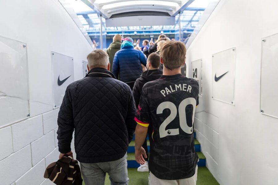 London: Chelsea FC Museum and Stamford Bridge Classic Tour - Photo Opportunities: Match-Worn Items, CGI Players, and Trophy Options