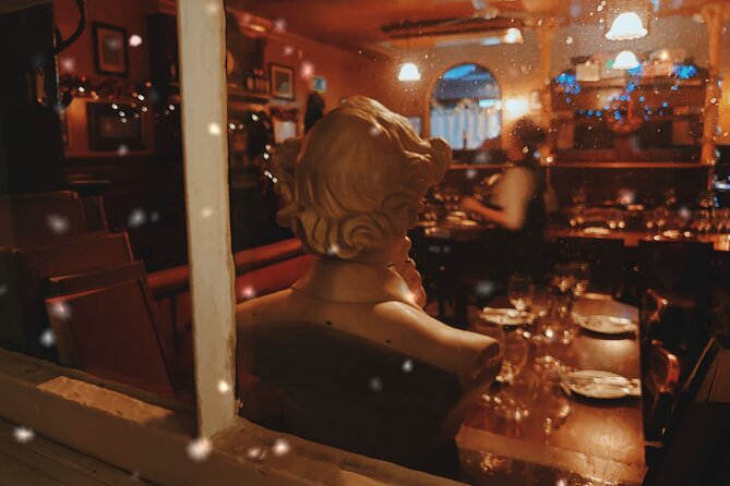 London Christmas Carol & Charles Dickens Small Group Walking Tour - Meeting at Temple Station, then settling into a 2 to 3 hour rhythm