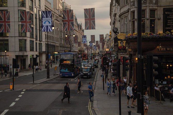 London Christmas Day 1 Day Hop-on Hop-off Bus Tour - Price and Logistics: What You Pay For