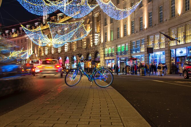 London Christmas Lights Bike Tour with Local Guide - Safety and Staying Together in Holiday Traffic