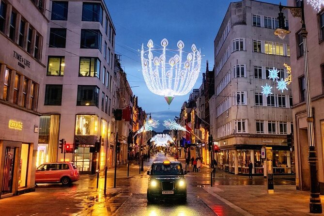 London Christmas Lights Guided Tour by Cab - Timing, pickup, and what 3 hours adds up to
