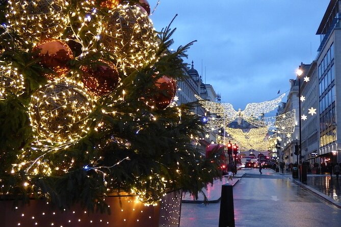 London Christmas Lights Guided Walking Tour - Stop 2: Trafalgar Square’s Christmas tree moment