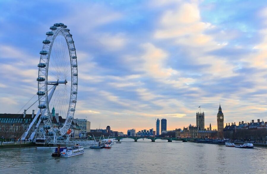 London: Christmas Lights Nighttime Bus Tour with Live Guide - Key Highlights You Should Know