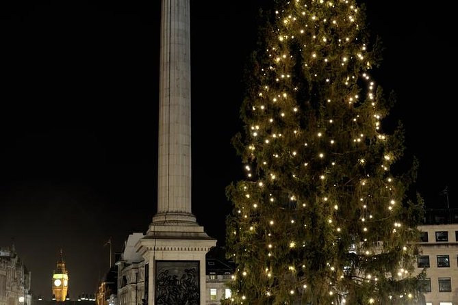 London Christmas Lights Private Tour by Traditional Black Cab - Big Ben, Parliament, Westminster Abbey, and the London Eye From the Road