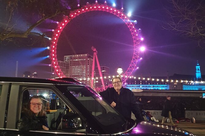 London Christmas Lights Private Tour by Traditional Black Cab - Belgravia to Kensington, Then Toward the Tower of London
