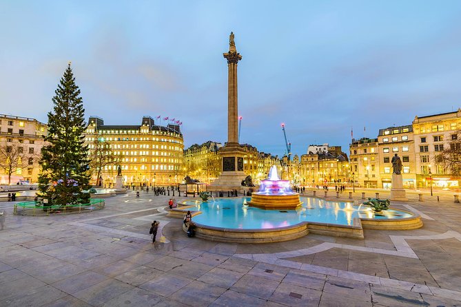 London: Christmas Lights Tour by Vintage Double-Decker Bus - Big Ben and the Palace of Westminster, Seen Like a Panorama