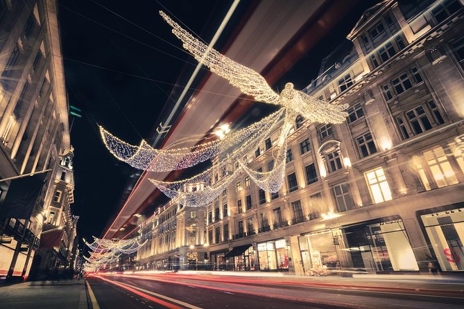 London: Christmas Lights Tour by Vintage Double-Decker Bus - Trafalgar Square, Lord Nelson, and the Christmas Tree Lighting Timing