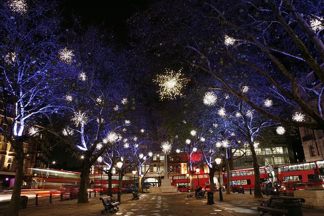 London: Christmas Lights Tour by Vintage Double-Decker Bus - Live Commentary, Real Personality, and When the Sound System Matters