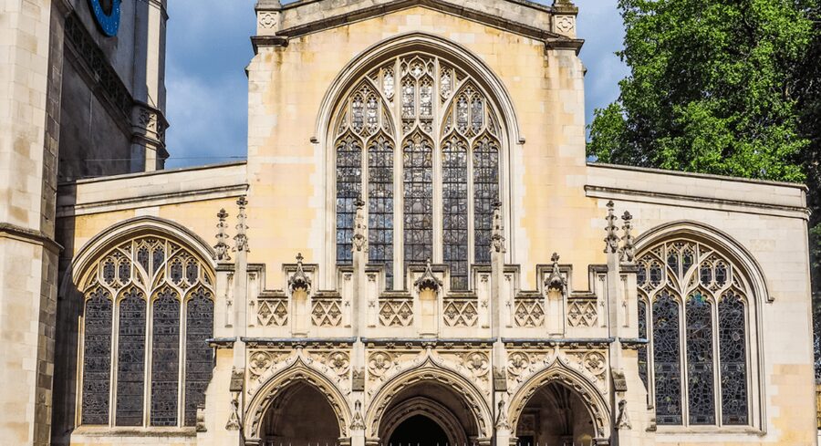 London: Churchill and World War 2 Walking Tour in London - St Margaret’s Church and Churchill’s marriage site, plus a traditional pub stop