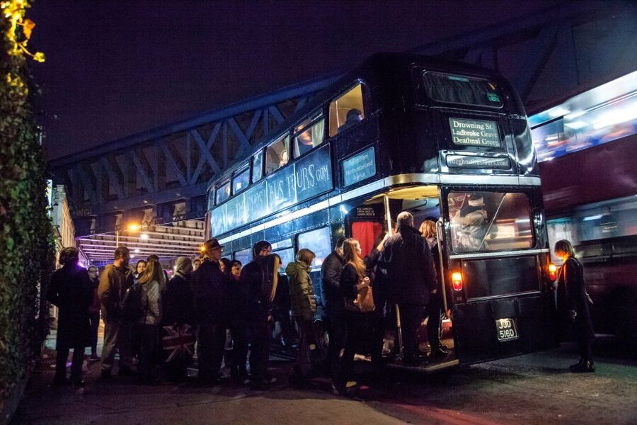 London: Comedy Horror Ghost Tour on a Bus - Timing and pacing: the value of a tight 1-hour show