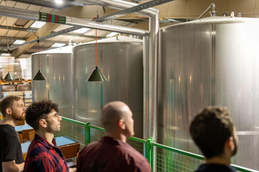 London: Craft Brewery Tour with Tasting of 4 Beers - The “fresh from the tank” 4-beer tasting flight