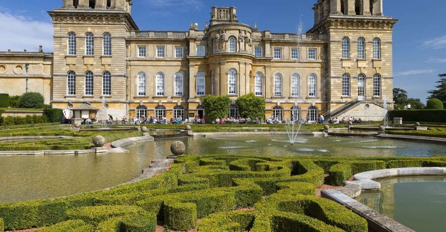 London: Cream Tea at Blenheim Palace & the Cotswolds Tour - Guides on this tour: why the right voice changes everything