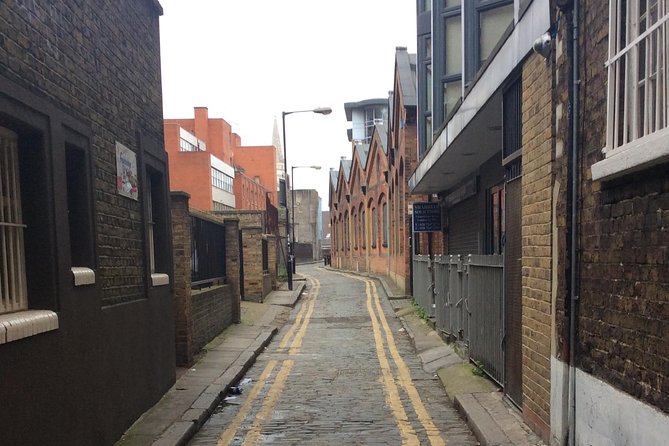 London Crimes And Punishment Private Walking Tour - St. Paul’s Cathedral, The Viaduct Tavern Cells, Holy Sepulchre, and Old Bailey Courtroom Reality