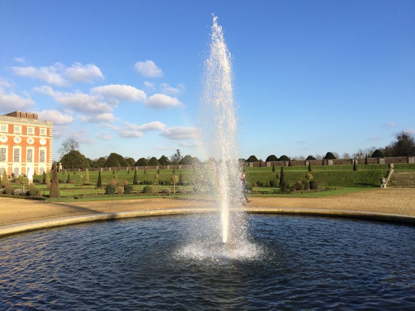 London: Customizable Walking Tour with Private Guide - Buckingham Palace and the Changing of the Guards ceremony viewing