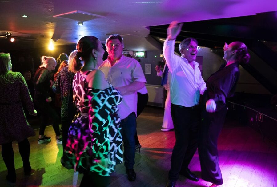 London: Dinner Cruise with Elvis Tribute on the Thames River - Matt King’s Elvis Sets: Two Rounds, Sing-Alongs, and Real Stage Presence