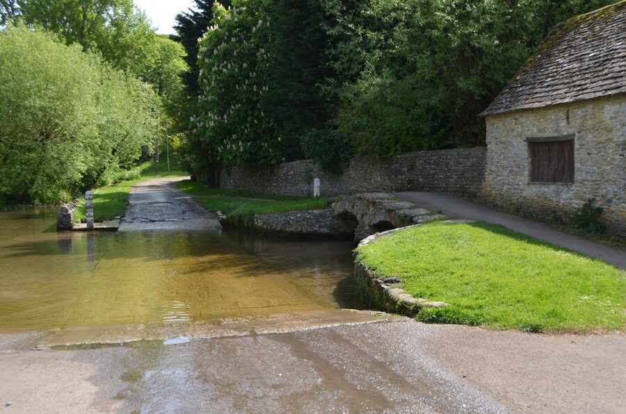 London: Downton Abbey Countryside Black Taxi VIP Tour - The village church, plus weddings, christenings, and funerals