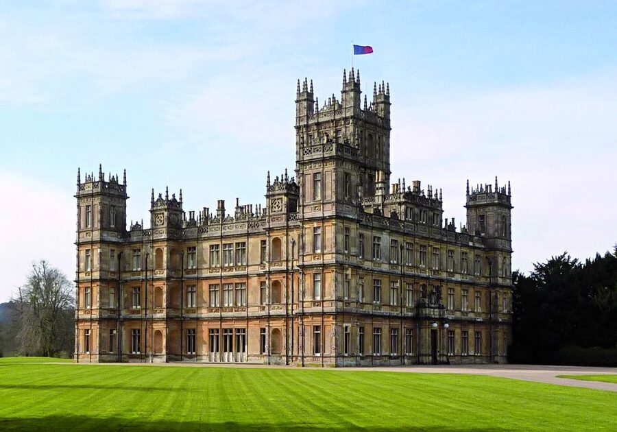 London: Downton Abbey Countryside Black Taxi VIP Tour - Pricing and value: $1,145 per group up to 6