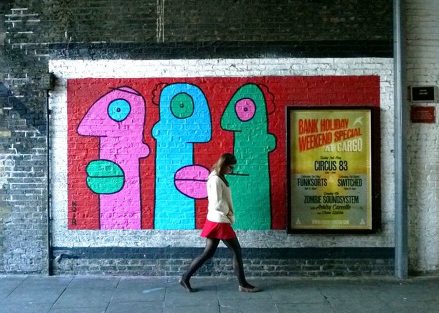 London East End - Guided Walking Tour 12 guests 2,5h - Petticoat Lane Market: Color, Noise, and Quick Visual Payoff