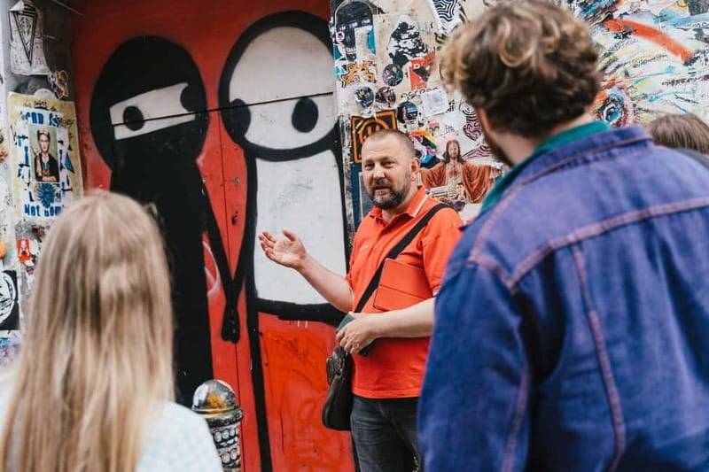 London: East End Instagrammable Street Art & Graffiti Tour - Entering London’s East End on purpose, not by coincidence