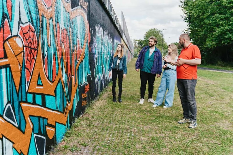 London: East End Instagrammable Street Art & Graffiti Tour - Shoreditch streets and the Graffiti Wars story you actually remember