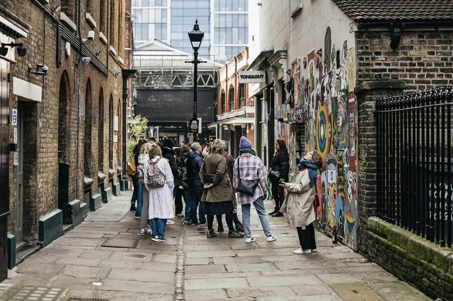 London: East End Street Art Tour and Spray Painting Workshop - Should You Book This East End Street Art Tour and Spray Workshop?